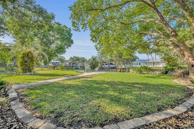 11768 W RIVERHAVEN DRIVE, Homosassa, FL 34448