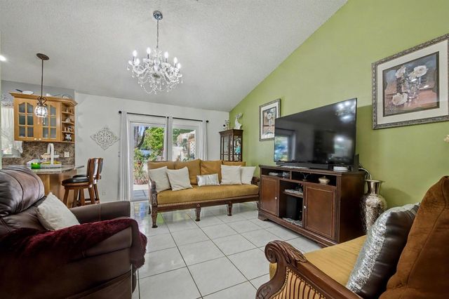 1340 SW 75th Avenue, North Lauderdale, FL 33068