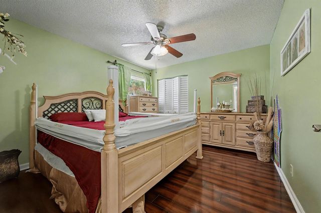1340 SW 75th Avenue, North Lauderdale, FL 33068