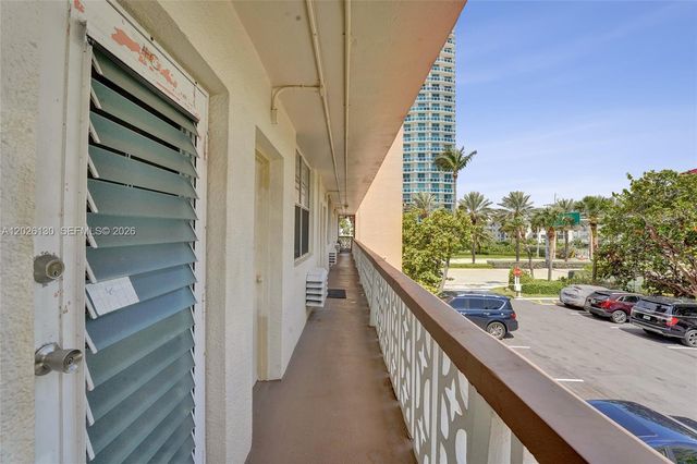 1936 S Ocean Dr 4C, Hallandale Beach, FL 33009