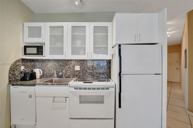 1936 S Ocean Dr 4C, Hallandale Beach, FL 33009