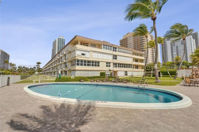 1936 S Ocean Dr 4C, Hallandale Beach, FL 33009