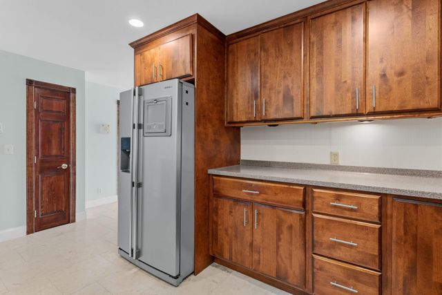 20 Pond Drive, Manchester, NH 03103