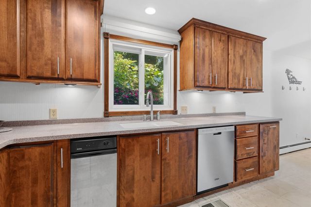20 Pond Drive, Manchester, NH 03103