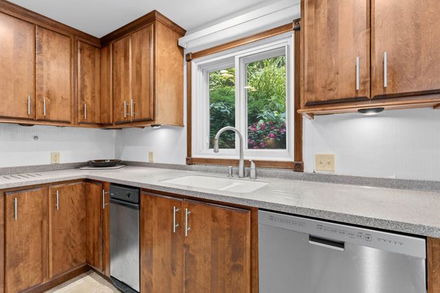 20 Pond Drive, Manchester, NH 03103