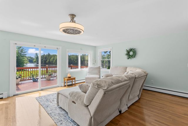 20 Pond Drive, Manchester, NH 03103