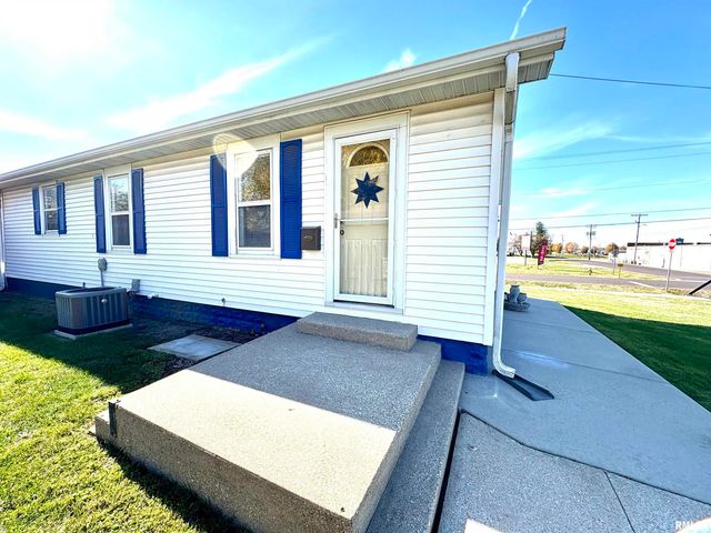 865 Superior Avenue, Jacksonville, IL 62650