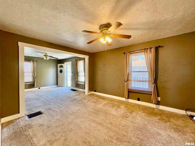 865 Superior Avenue, Jacksonville, IL 62650