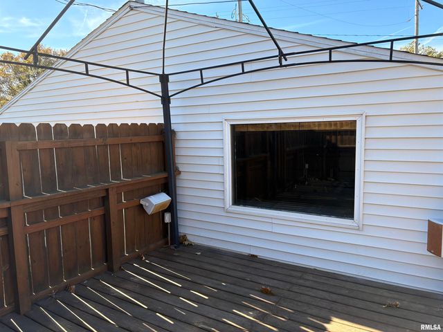 865 Superior Avenue, Jacksonville, IL 62650