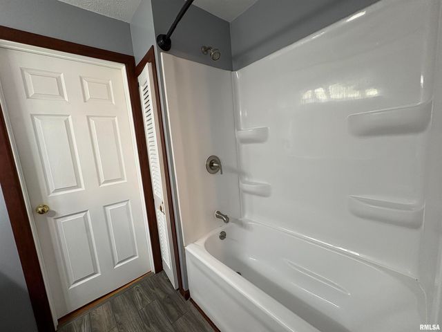 865 Superior Avenue, Jacksonville, IL 62650