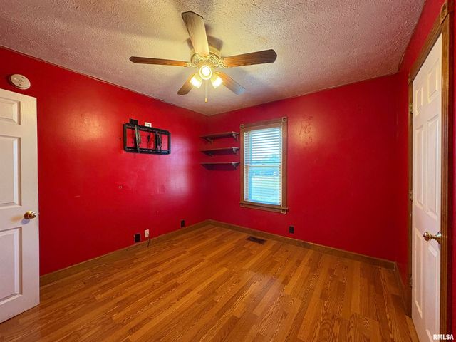 865 Superior Avenue, Jacksonville, IL 62650