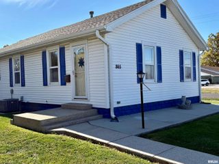 865 Superior Avenue, Jacksonville, IL 62650
