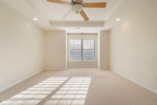 121 Alpine Dr, Vine Grove, KY 40175