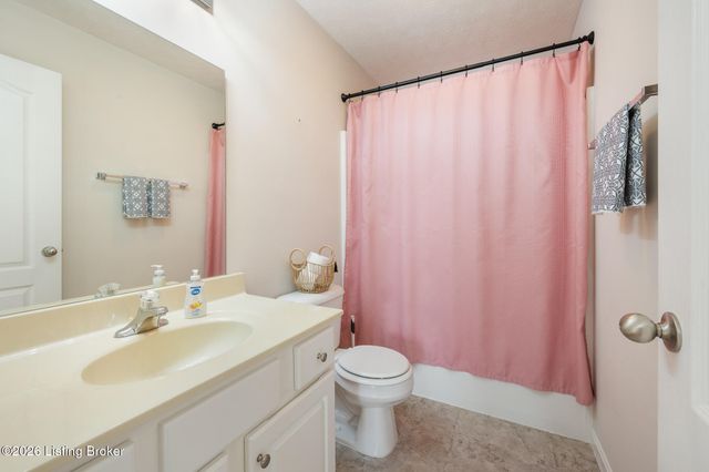 121 Alpine Dr, Vine Grove, KY 40175