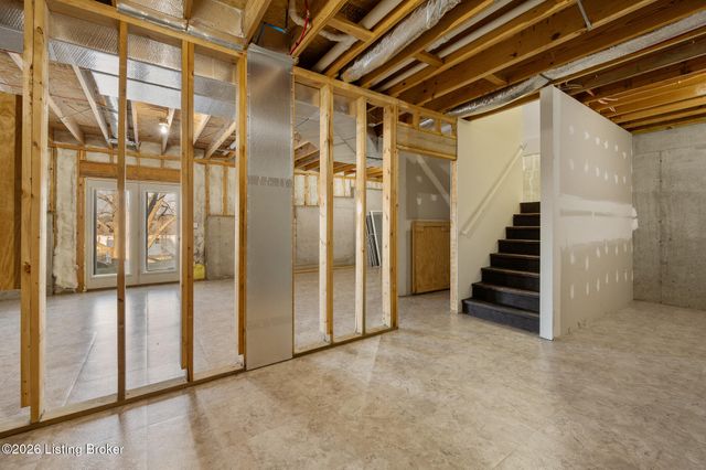 121 Alpine Dr, Vine Grove, KY 40175