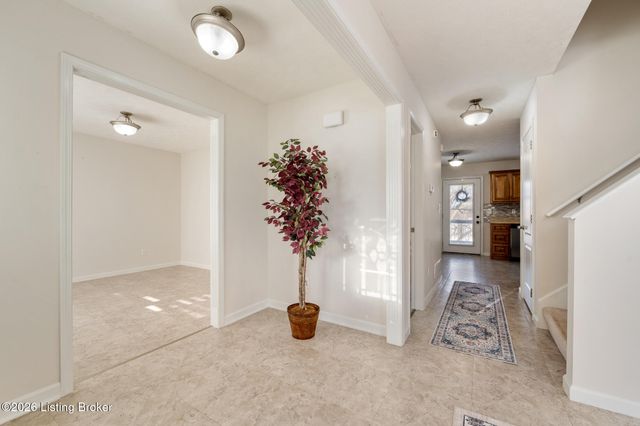 121 Alpine Dr, Vine Grove, KY 40175