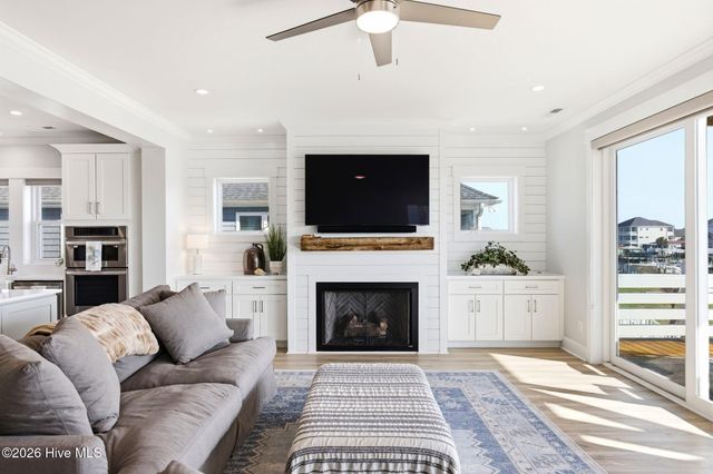 9059 W 9th Street, Surf City, NC 28445