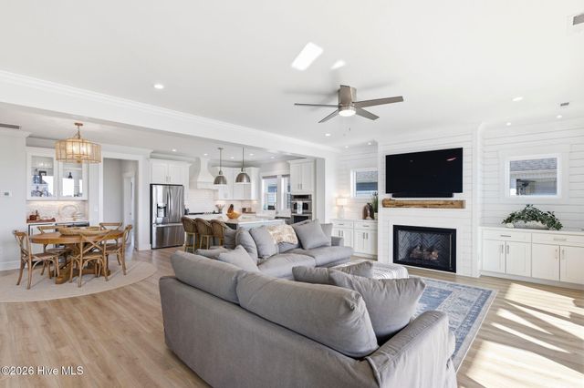 9059 W 9th Street, Surf City, NC 28445