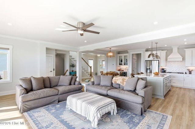 9059 W 9th Street, Surf City, NC 28445