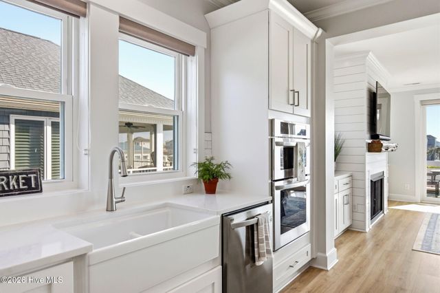 9059 W 9th Street, Surf City, NC 28445