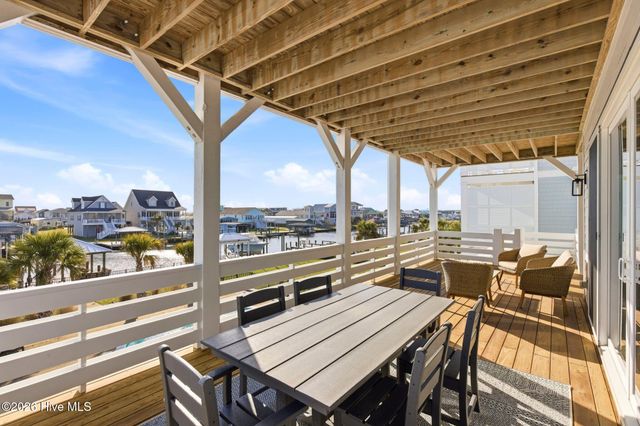 9059 W 9th Street, Surf City, NC 28445