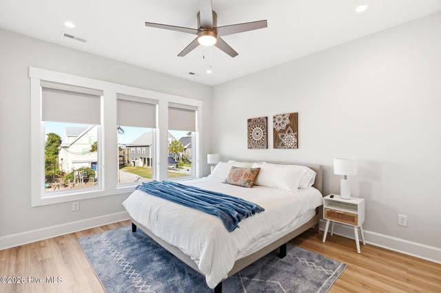 9059 W 9th Street, Surf City, NC 28445