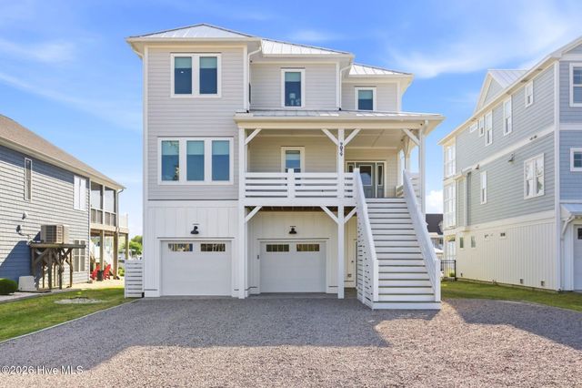 9059 W 9th Street, Surf City, NC 28445