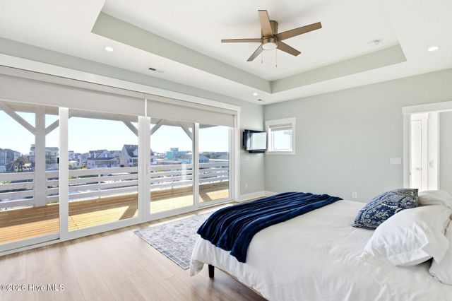 9059 W 9th Street, Surf City, NC 28445