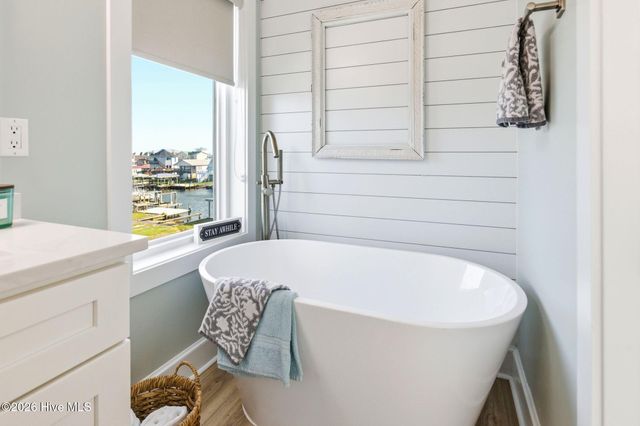 9059 W 9th Street, Surf City, NC 28445