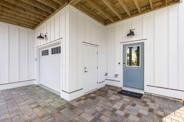 9059 W 9th Street, Surf City, NC 28445