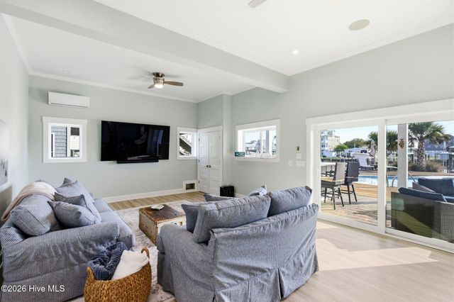 9059 W 9th Street, Surf City, NC 28445