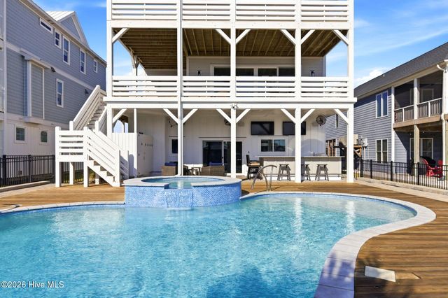 9059 W 9th Street, Surf City, NC 28445