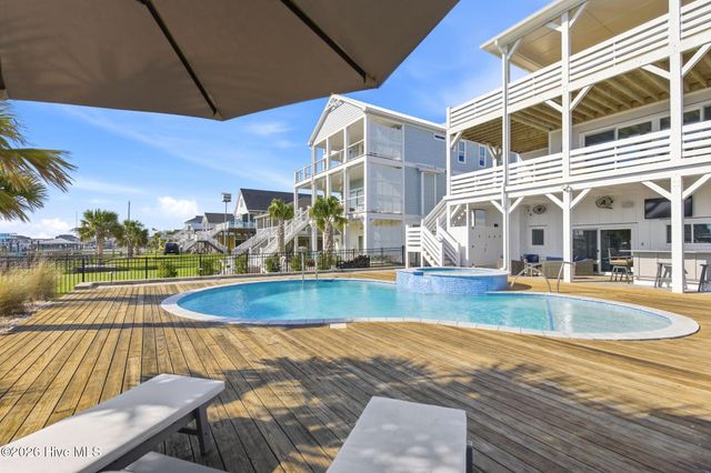 9059 W 9th Street, Surf City, NC 28445
