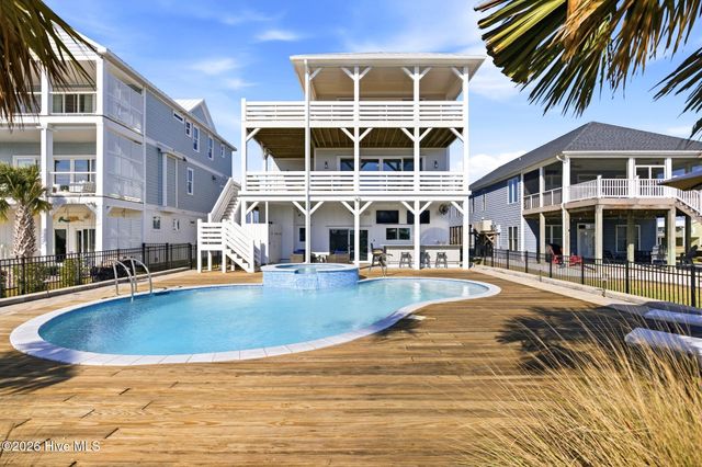 9059 W 9th Street, Surf City, NC 28445