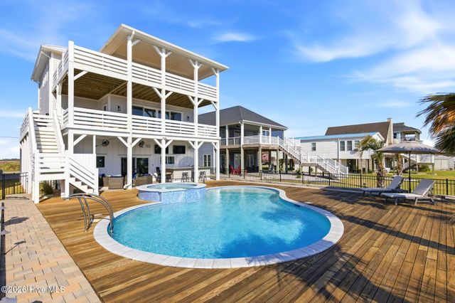 9059 W 9th Street, Surf City, NC 28445
