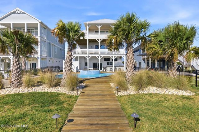 9059 W 9th Street, Surf City, NC 28445