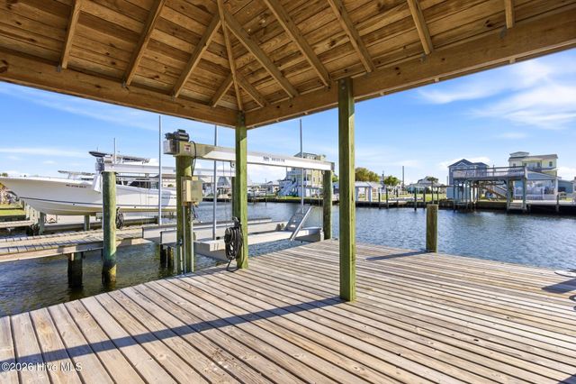 9059 W 9th Street, Surf City, NC 28445