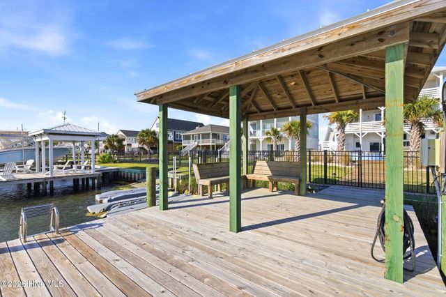 9059 W 9th Street, Surf City, NC 28445