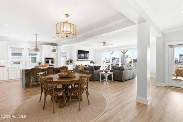 9059 W 9th Street, Surf City, NC 28445