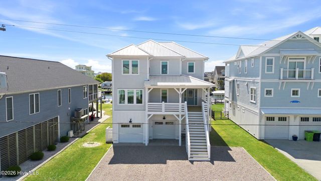 9059 W 9th Street, Surf City, NC 28445