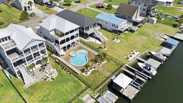 9059 W 9th Street, Surf City, NC 28445