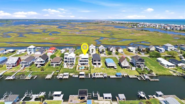9059 W 9th Street, Surf City, NC 28445