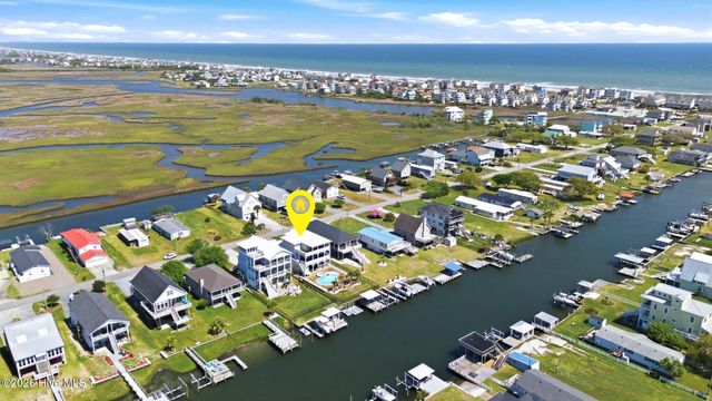 9059 W 9th Street, Surf City, NC 28445