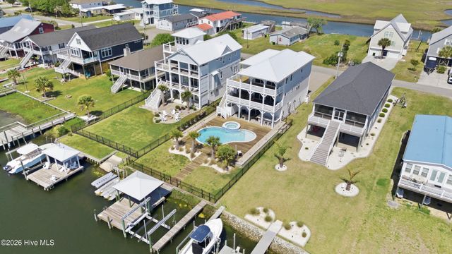 9059 W 9th Street, Surf City, NC 28445