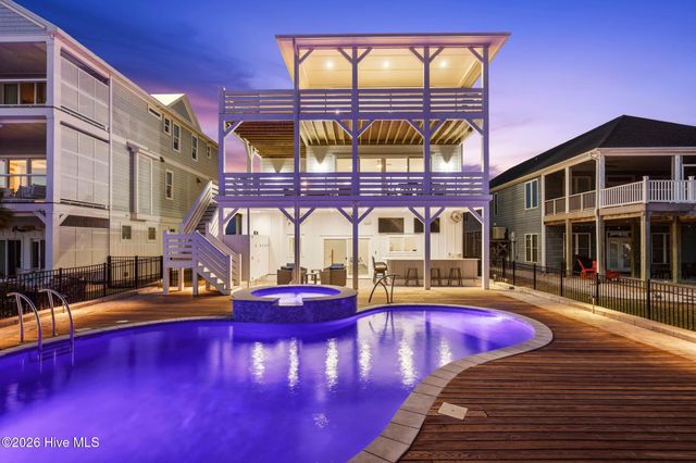 9059 W 9th Street, Surf City, NC 28445