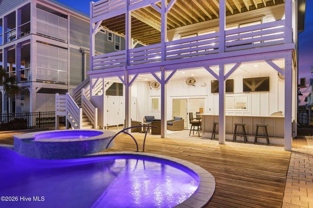 9059 W 9th Street, Surf City, NC 28445