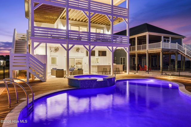9059 W 9th Street, Surf City, NC 28445