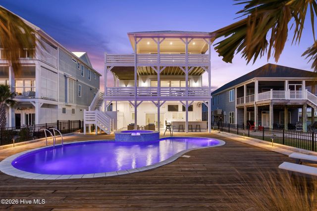 9059 W 9th Street, Surf City, NC 28445