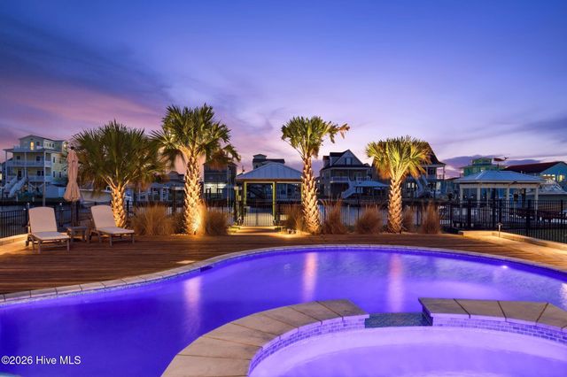 9059 W 9th Street, Surf City, NC 28445