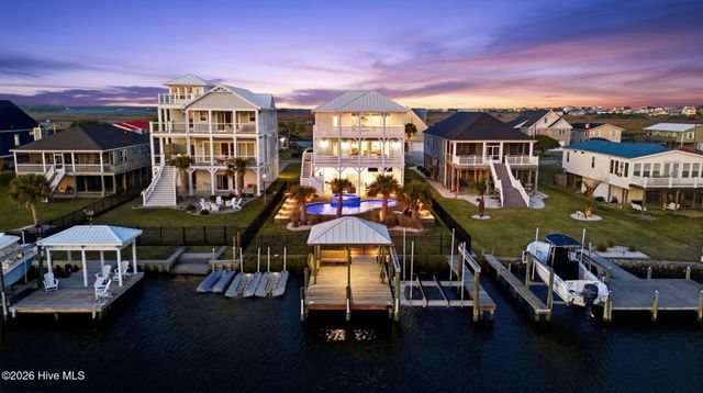 9059 W 9th Street, Surf City, NC 28445